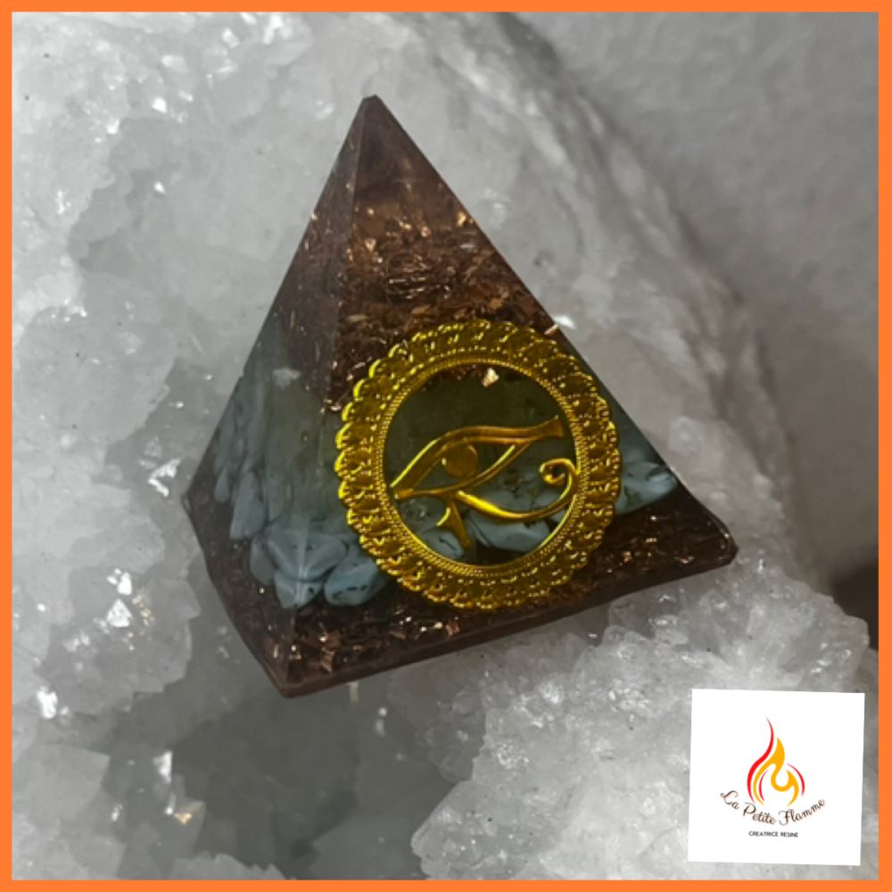 pyramide résine création la petite flamme